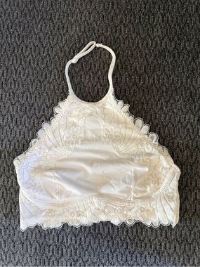 NWOT Colsie Cream Lace Bralette, small